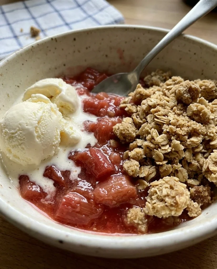 Easy Rhubarb Crisp Recipe